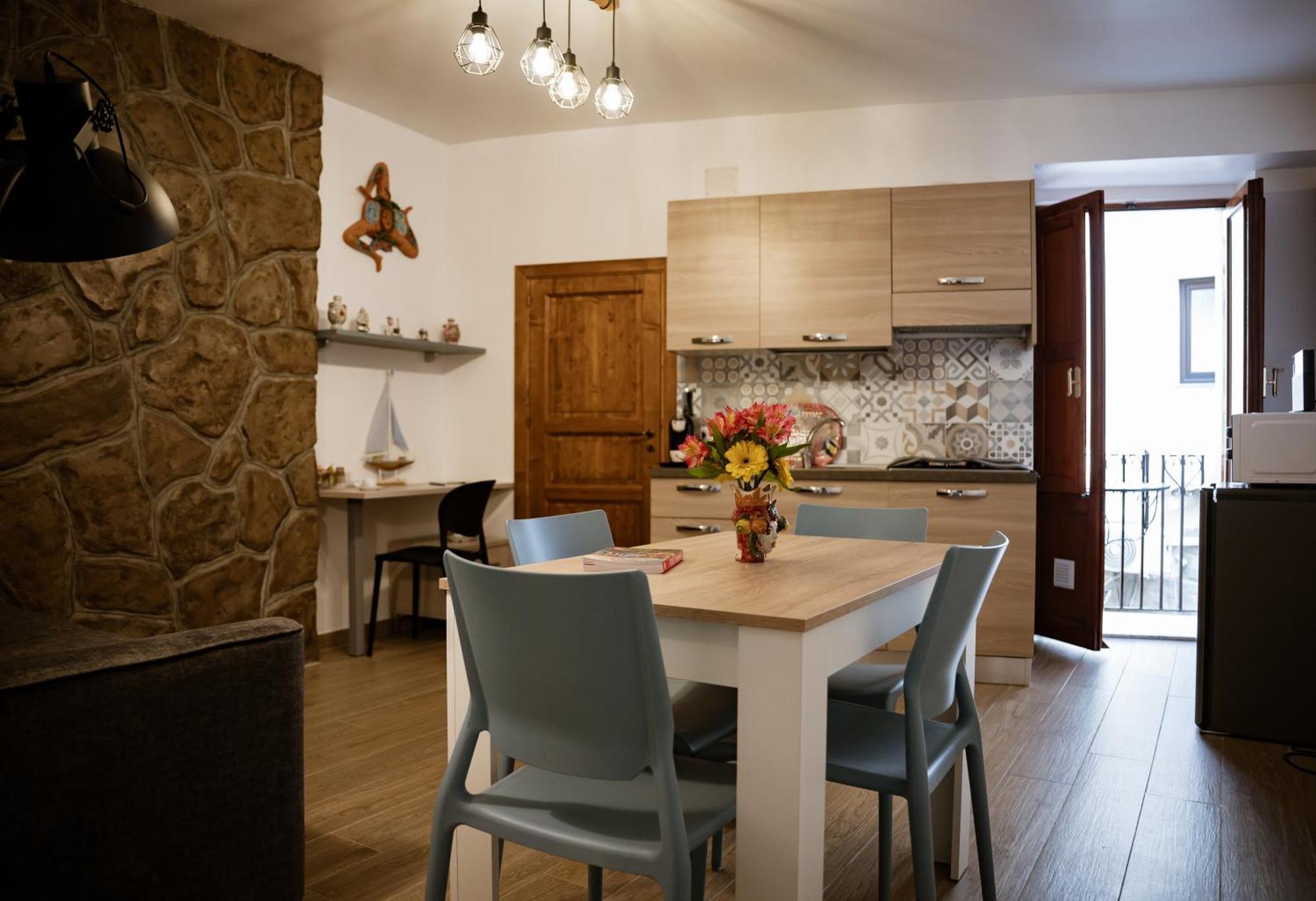 Cortilia Holiday House 체팔루 외부 사진